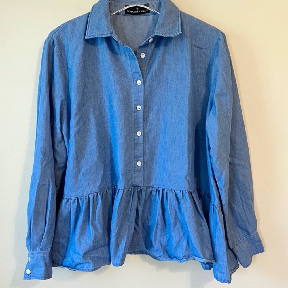Pomander Place Tuckernuck Blue Chambray Button Front Peplum Hem Top Size L